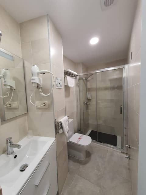 Zaida Boutique Hotel — bathroom
