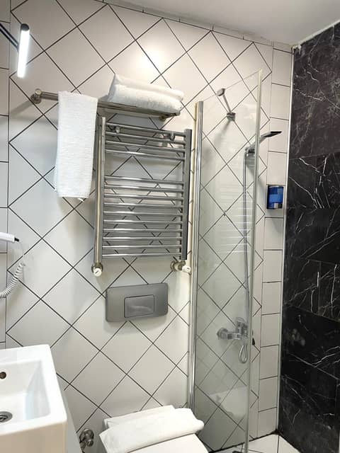 NOVIVA HOTEL Taksim — bathroom