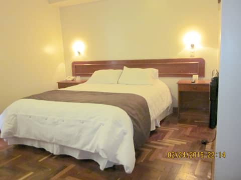 Emperador Plaza — hotel room