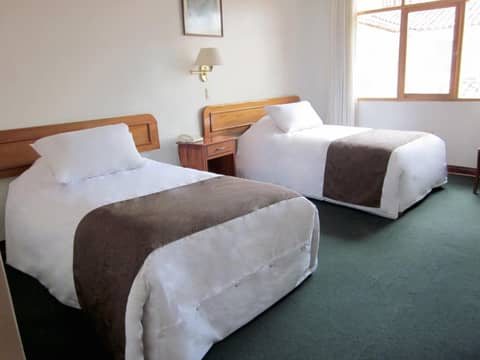 Emperador Plaza — hotel room