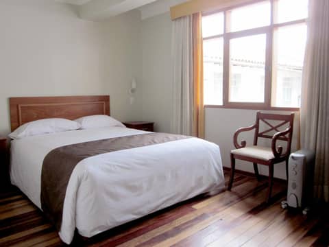 Emperador Plaza — hotel room