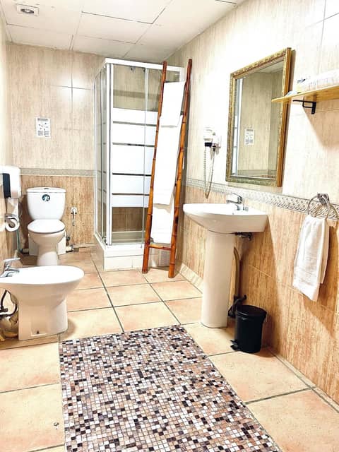 Casual Civilizaciones Valencia by Casual Hoteles — bathroom