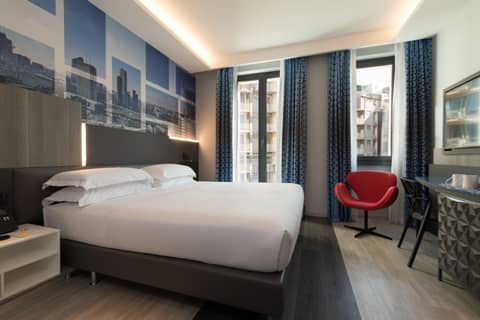 iQ Hotel Milano — hotel room