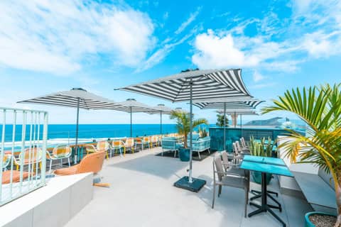 Occidental Las Canteras — roof