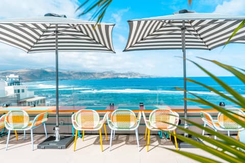 Occidental Las Canteras — roof
