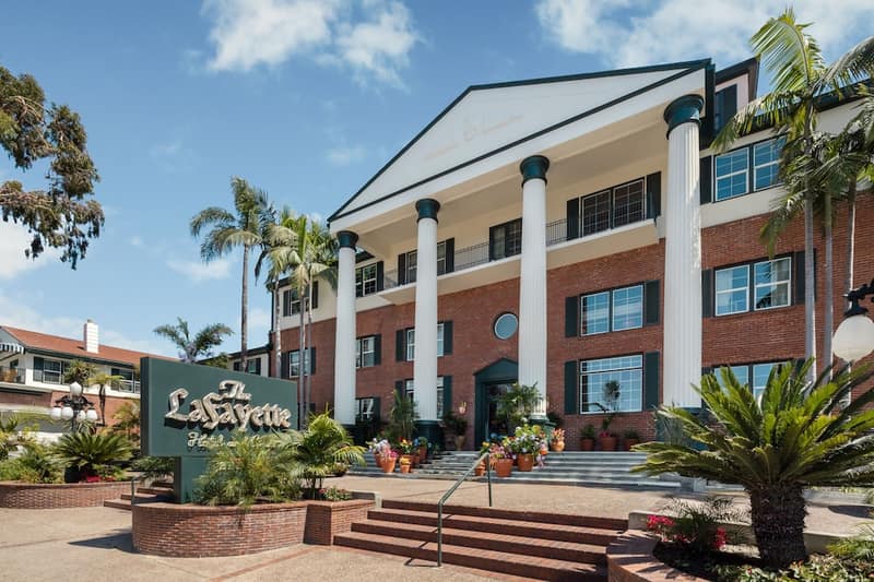 Lafayette Hotel & Club — building