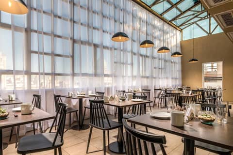 Up América Plaza — dining