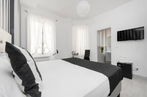 Black Rooms Colosseo — hotel room