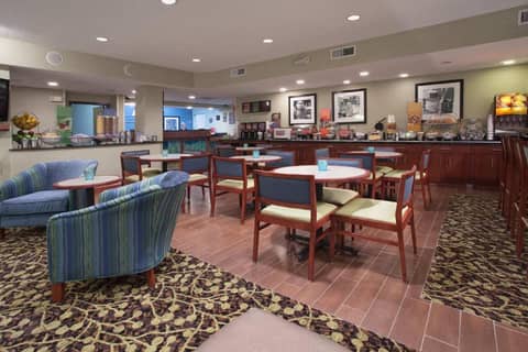 FairBridge Inn & Suites Thornton — dining