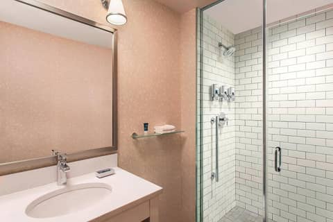 Four Points by Sheraton New York Downtown — photo 2