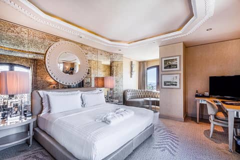 Wyndham Grand Istanbul Kalamış Marina Hotel — photo 8