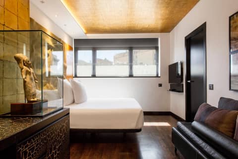 Claris Hotel & Spa GL a Small Luxury Hotel of the World — bedroom