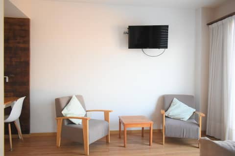 Syrah Suites — hotel room