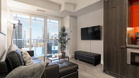 Skyline Suites - Walk to MTCC, ACC, Rogers Centre & Entertainment District — photo 6
