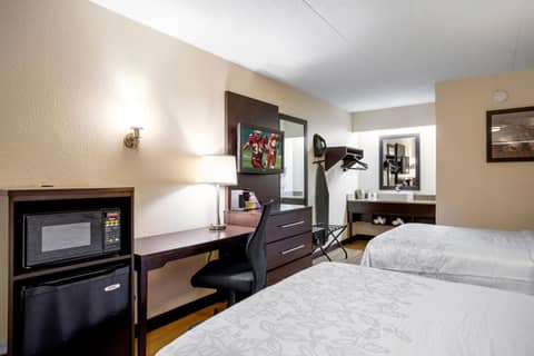Red Roof Inn PLUS+ Atlanta - Buckhead — photo 2