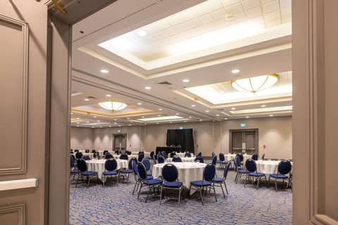 DoubleTree by Hilton Calgary North — photo 7