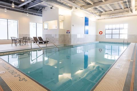 DoubleTree by Hilton Calgary North — photo 9