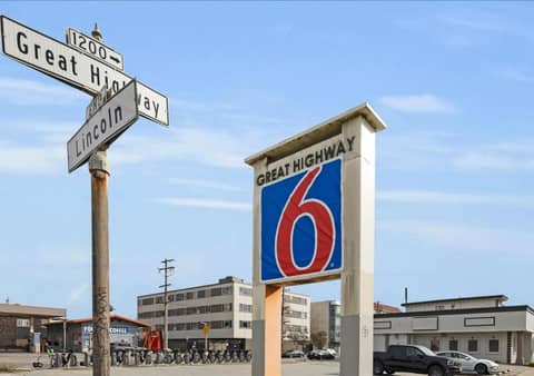 Motel 6 San Francisco, CA Great Highway — photo 9