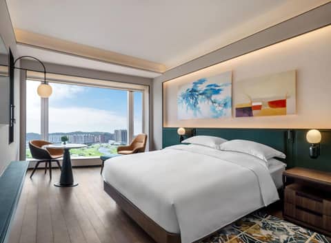 1 King Bed (High Floor) — the supplier's photographs — photo 1