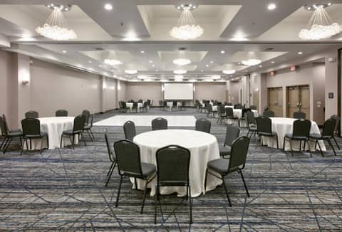 Holiday Inn Express & Suites North Dallas at Preston by IHG — photo 8