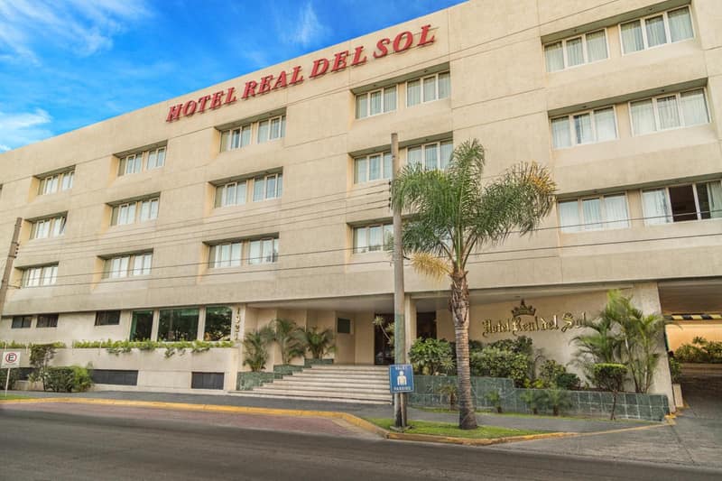 Hotel Real Del Sol — building