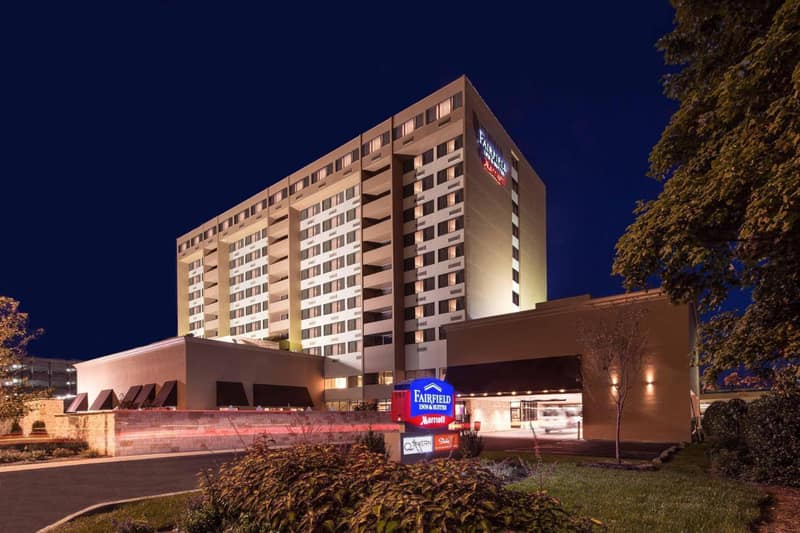 Fairfield Inn & Suites by Marriott Charlotte Uptown — building