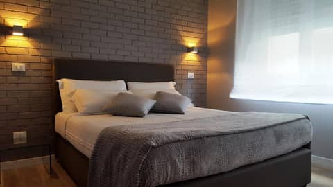 Alma Hotel — bedroom