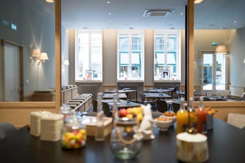 Globe Et Cecil — dining
