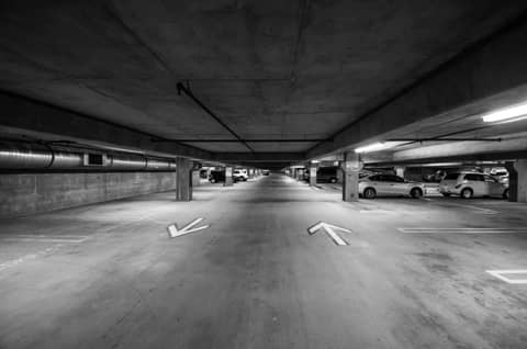 Hôtel Saint-Laurent Montréal — parking