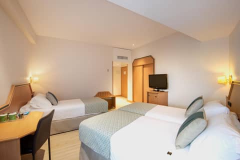 Hotel Praga — hotel room