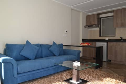 Rivoli Suites — lounge