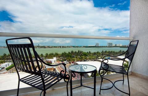 Sunset Royal Beach Resort - All Inclusive — balance & terrace