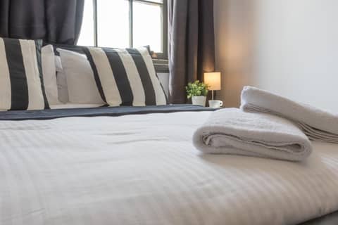 Royal Hotel Ryde — bedroom