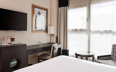 NH Valencia Center — hotel room