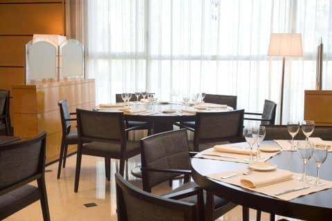 NH Valencia Center — dining