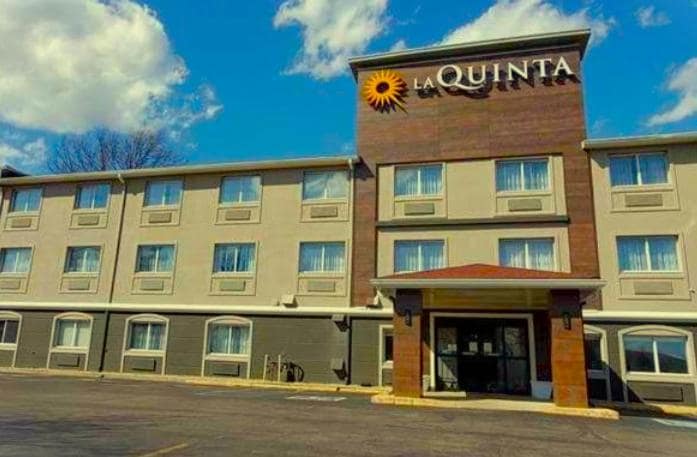 La Quinta Inn by Wyndham Indianapolis North — building