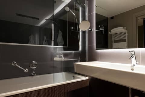 Hotel Manin — bathroom