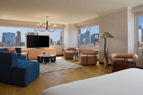Renaissance Austin Downtown Hotel — photo 7