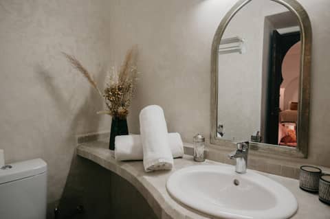 Riad Babouchta & Spa — bathroom
