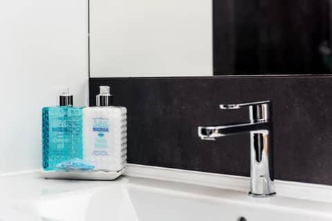 Bed&Bath Luxury Apartments — photo 6
