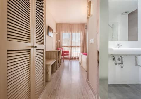 Ona Diana Park — hotel room