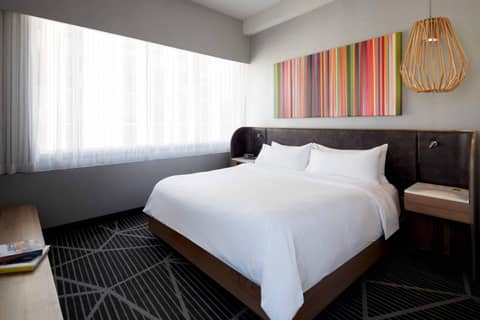 Renaissance Montreal Downtown Hotel — photo 8
