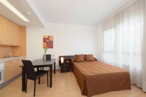 Madrid Airport Suites Affiliated by Meliá — hotel room