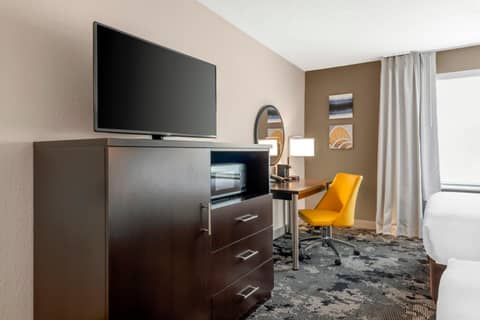 City Express by Marriott Orlando International Drive — hotel room