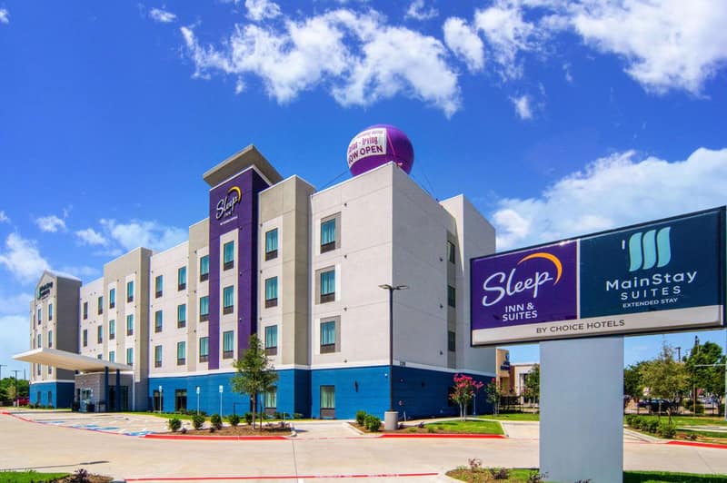 MainStay Suites Dallas Northwest - Irving — building