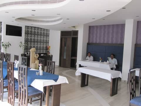 Hotel Taj Resorts — dining