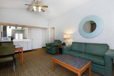 La Quinta Inn Tampa Airport Stadium Westshore — photo 5