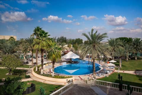Metropolitan Al Mafraq Hotel — recepcion & lobby