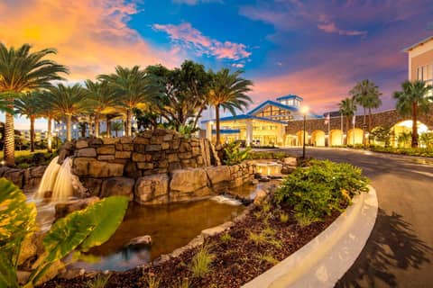 Universal's Loews Sapphire Falls Resort — photo 6