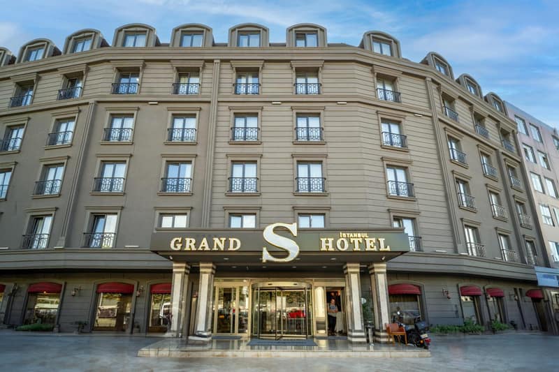Grand S Hotel — building